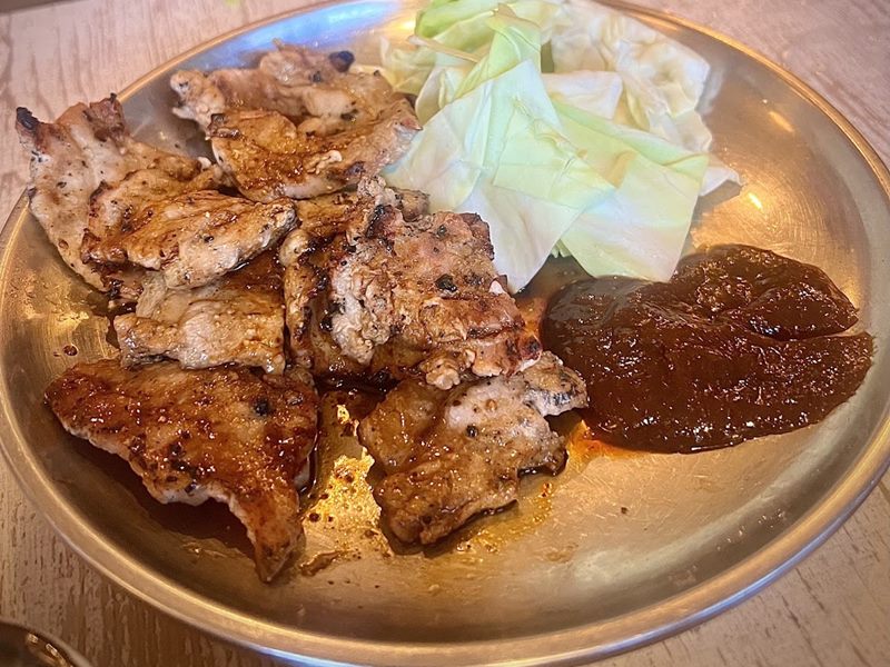 Aburiya Ibushi food
